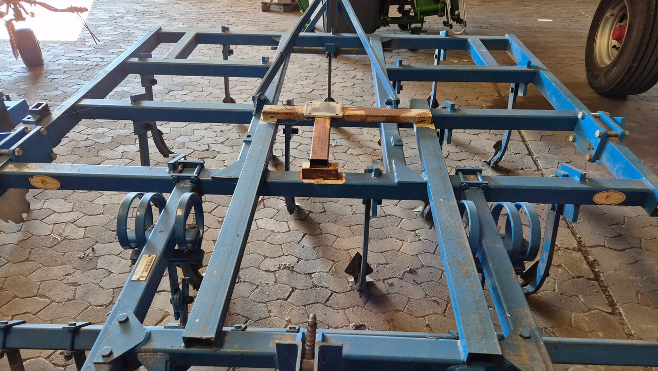 Halter-fuer-Zwischenfrucht-Saegeraet-03