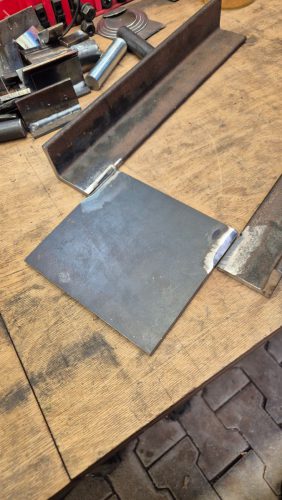 Halter-fuer-Zwischenfrucht-Saegeraet-03